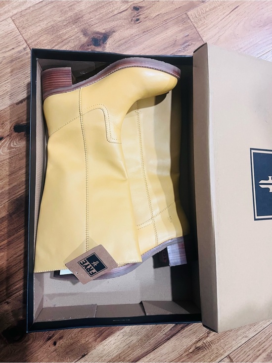Frye Shoes - Frye Camryn Banana Leather Boots NWT